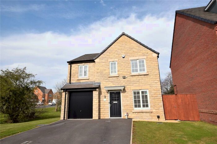 4 Bedroom Detached House To Rent In Sycamore Avenue, Whinmoor, Leeds, LS14