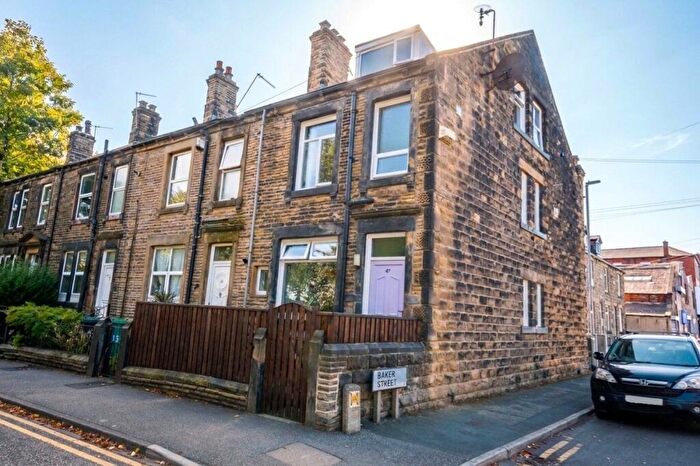 2 Bedroom End Of Terrace House To Rent In Fountain Street, Morley, Leeds, West Yorkshire, LS27
