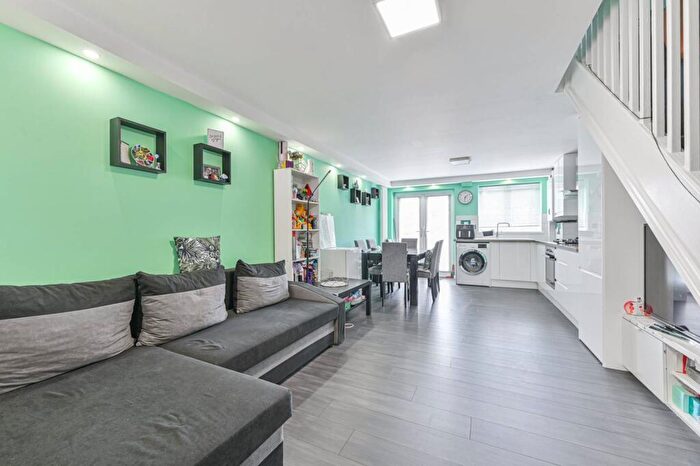 2 Bedroom Terraced House To Rent In Tynemouth Road, Plumstead, London, SE18