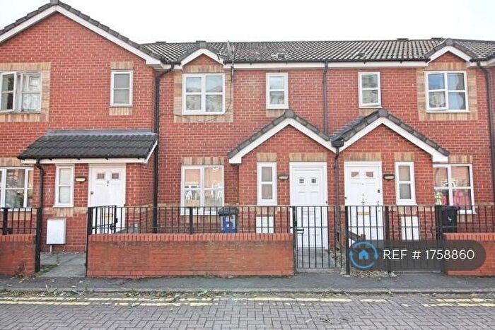 3 Bedroom Terraced House To Rent In Farndale Close, Leicester, LE2