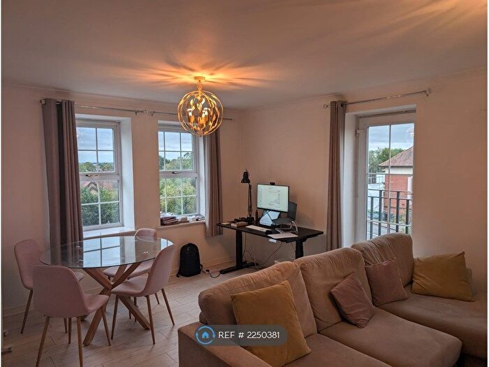 1 Bedroom Flat To Rent In Kings Lodge, Ruislip, HA4
