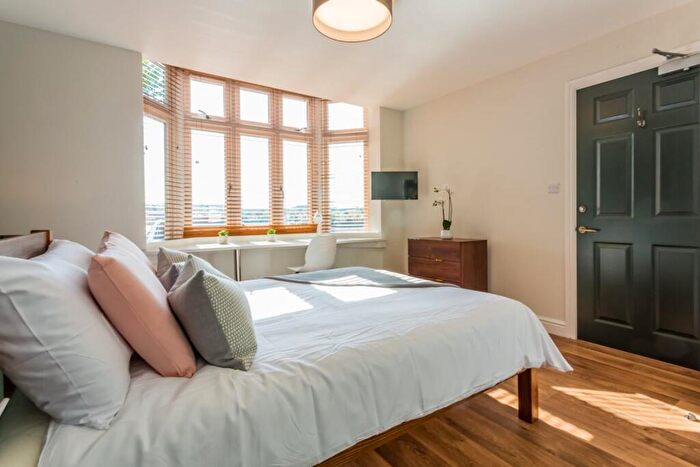 8 Bedroom Flat To Rent In St Hilds Lane, DH1
