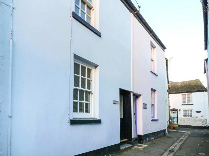 3 Bedroom End Of Terrace House For Sale In Market Street, Appledore, Bideford, Devon, EX39