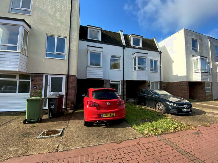 4 Bedroom House To Rent In Belmont Street, Southsea *Video Tour Available*, PO5