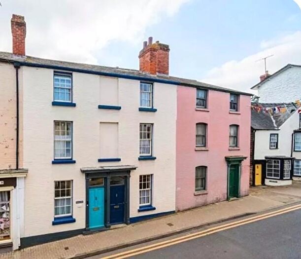 3 Bedroom Town House For Sale In Kington, Herefordshire, HR5