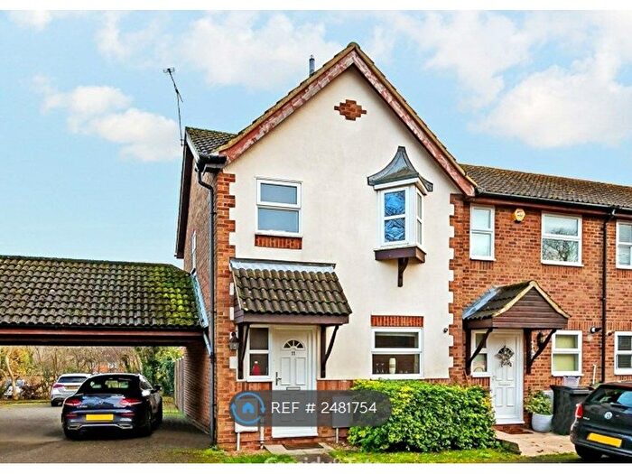 3 Bedroom Terraced House To Rent In Farriday Close, St Albans, AL3