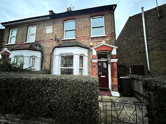 3 Bedroom Semi-detached House To Rent In Alexandra Road, Hounslow, TW3