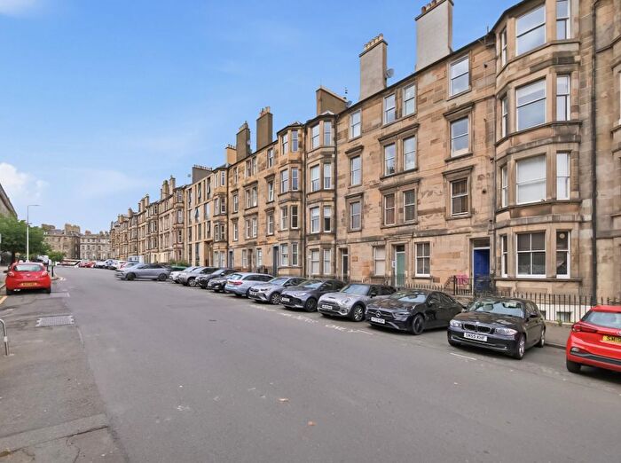 2 Bedroom Flat For Sale In / Montgomery Street, Hillside, Edinburgh, EH7
