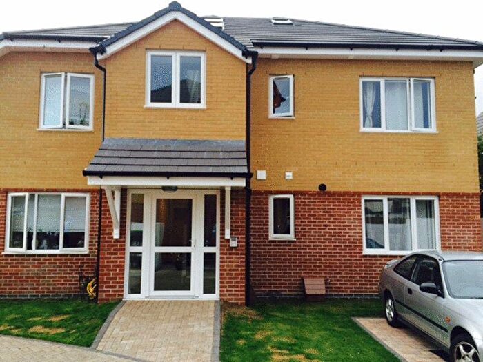 2 Bedroom Flat To Rent In Bradbury Court, - Avon Close, BH8