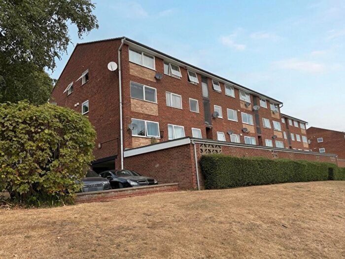 2 Bedroom Flat For Sale In Windsor Drive, High Wycombe, HP13