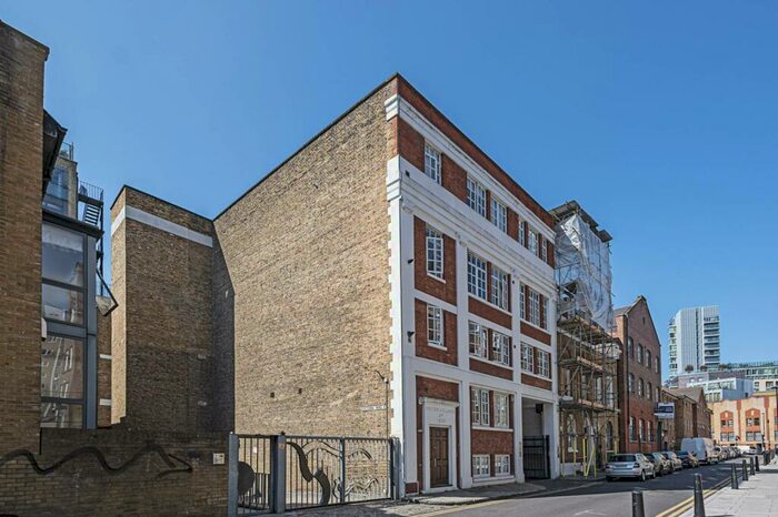 Studio To Rent In Fairclough Street, Aldgate, London, E1
