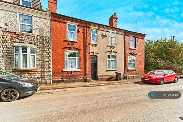 3 Bedroom Terraced House To Rent In Bilhay Lane, West Bromwich, B70