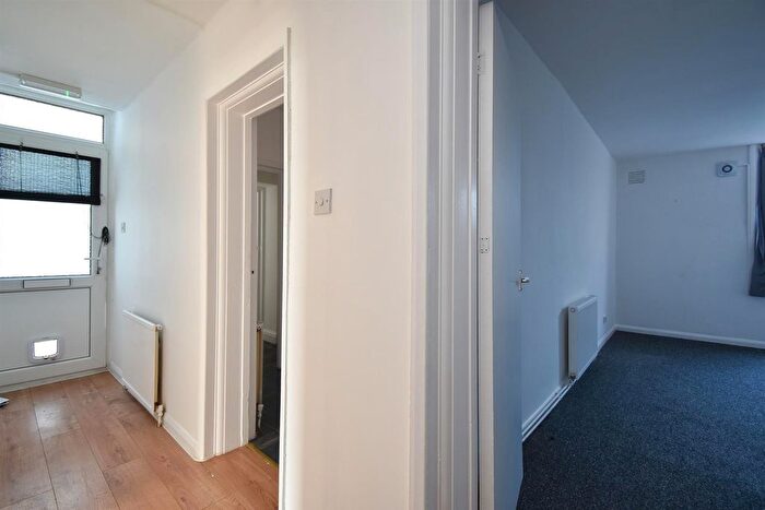 1 Bedroom Flat To Rent In St Leonards, East Sussex, TN38