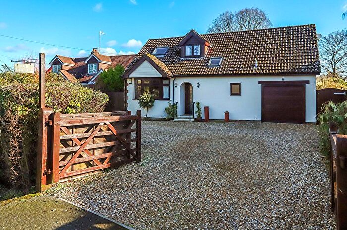 4 Bedroom Country House For Sale In Maurys Lane, West Wellow, Romsey, Hampshire, SO51