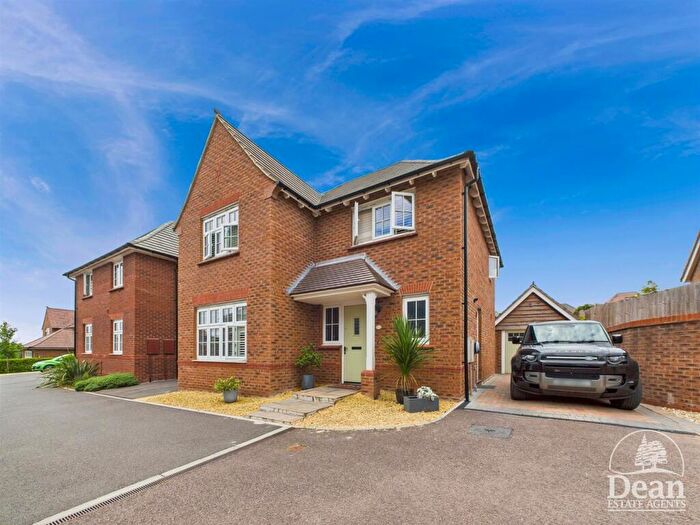 4 Bedroom Detached House For Sale In Gordon Sargent Close, Lydney, GL15
