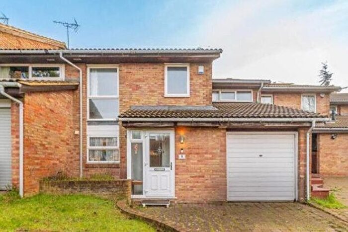 5 Bedroom Property To Rent In Reynolds Way, Croydon, CR0