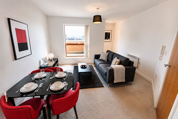 1 Bedroom Flat To Rent In Jefferson Place, Fernie Street, M4