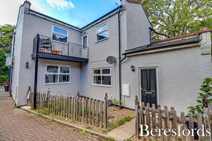 1 Bedroom Flat For Sale In Warley Hill, Warley, CM14