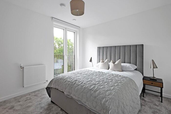 2 Bedroom Flat To Rent In Wolff House, Ridgeway Views, London, NW7