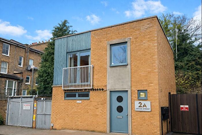 3 Bedroom Detached House To Rent In Anton Street, Hackney Downs, E8
