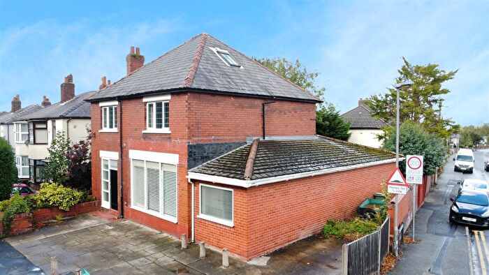 5 Bedroom Detached House For Sale In Knowsley Road, St. Helens, WA10