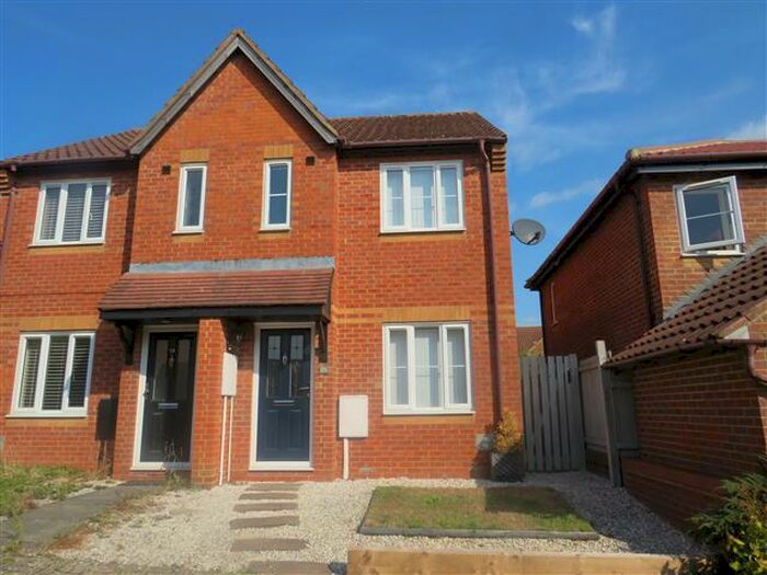 2 Bedroom House To Rent In Cressey Avenue, Shenley Brook End, Milton Keynes, MK5