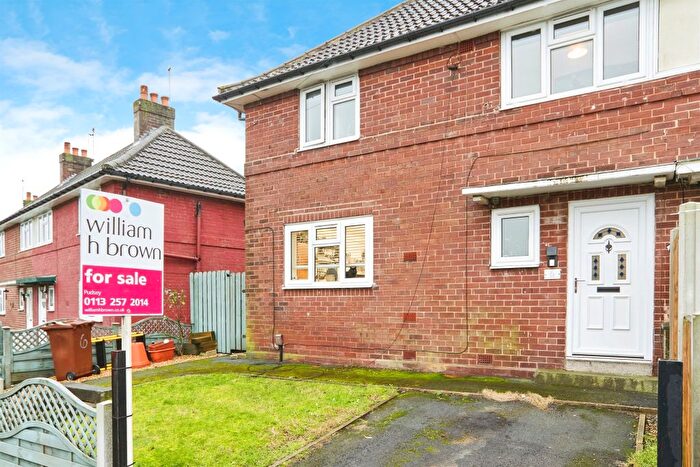 3 Bedroom Semi-Detached House For Sale In Broadlea Crescent, Leeds, LS13