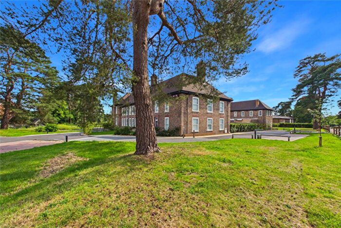 2 Bedroom Flat For Sale In Newfoundland Road, Deepcut, Camberley, Surrey, GU16