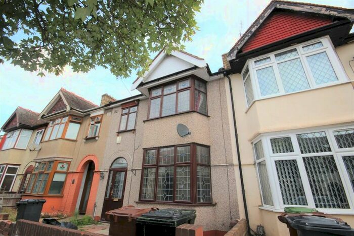 3 Bedroom Terraced House To Rent In Netherfield Gardens, Barking, IG11