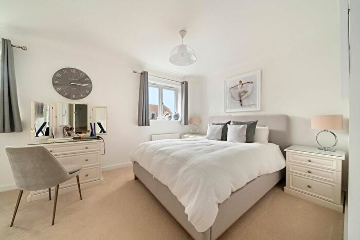5 Bedroom Town House To Rent In Somerset Road, London, SW19