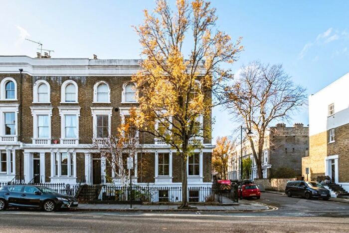 2 Bedroom Apartment To Rent In Wallace Road London, N1