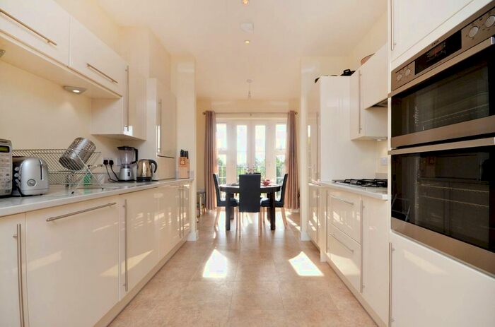 2 Bedroom Flat To Rent In Gresham Park Road, Old Woking, Woking, GU22