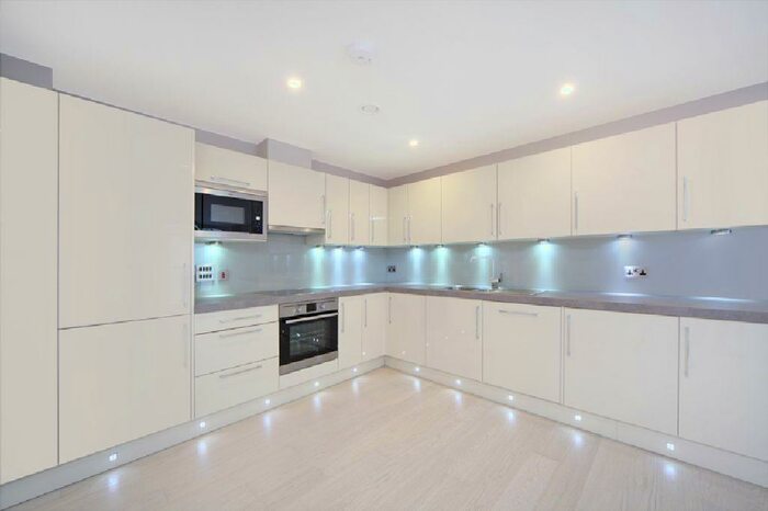3 Bedroom Flat To Rent In Friend Street, London, EC1V