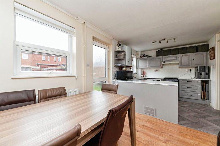 2 Bedroom Terraced House For Sale In Broadwater Crescent, Welwyn Garden City, AL7