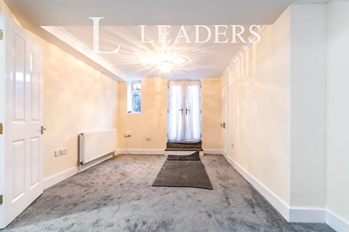 1 Bedroom Flat To Rent In Lower Addiscombe Road, CR0