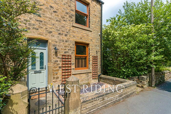 3 Bedroom End Of Terrace House For Sale In Grains Road, Delph, Saddleworth, OL3