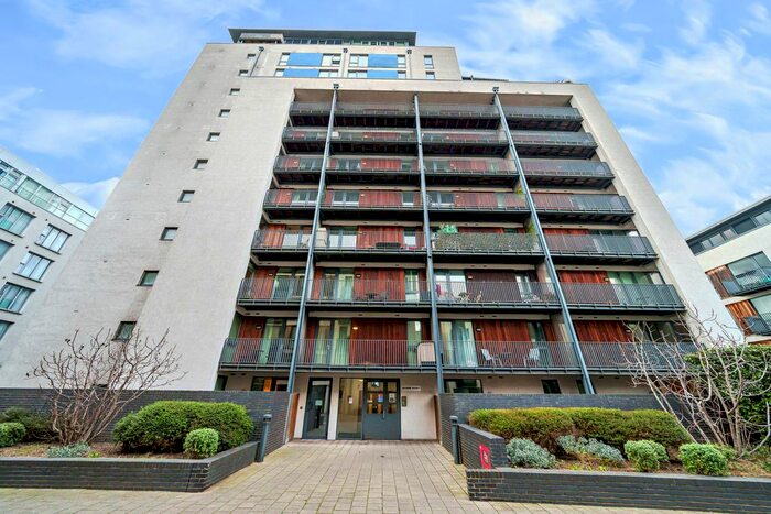 2 Bedroom Flat To Rent In Antonine Heights, City Walk, London, SE1
