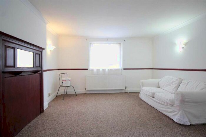 1 Bedroom Flat To Rent In Lansdowne Way, Stockwell, SW8