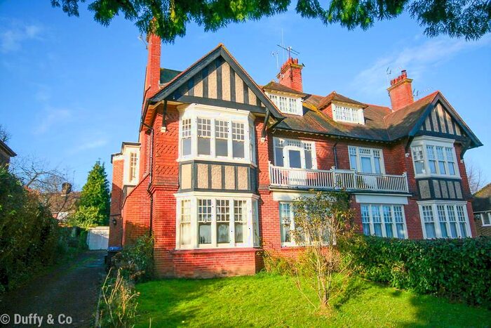 2 Bedroom Flat To Rent In Boltro Road, Haywards Heath, West Sussex, RH16