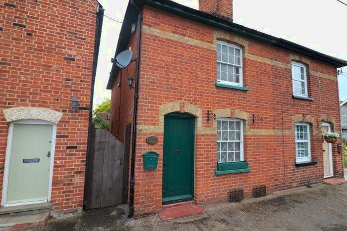 2 Bedroom Property To Rent In South Street, Southminster, CM0