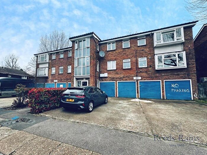 1 Bedroom Apartment For Sale In Bledlow Close, London, SE28