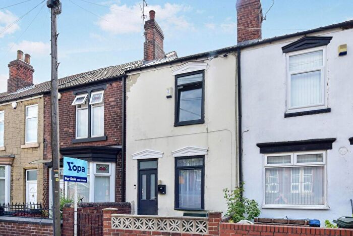 2 Bedroom Terraced House For Sale In South Street, Rotherham, S62