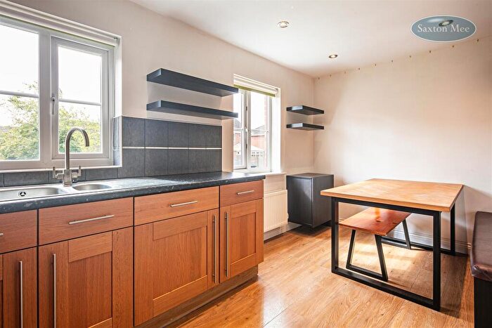 3 Bedroom Town House For Sale In Shining Bank, Handsworth, Sheffield, S13