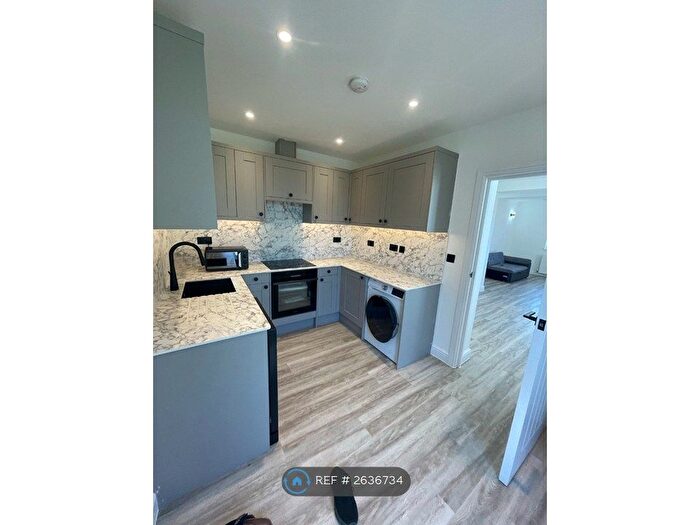 3 Bedroom Semi-Detached House To Rent In Barnfield Cottages, Bean, Dartford, DA2