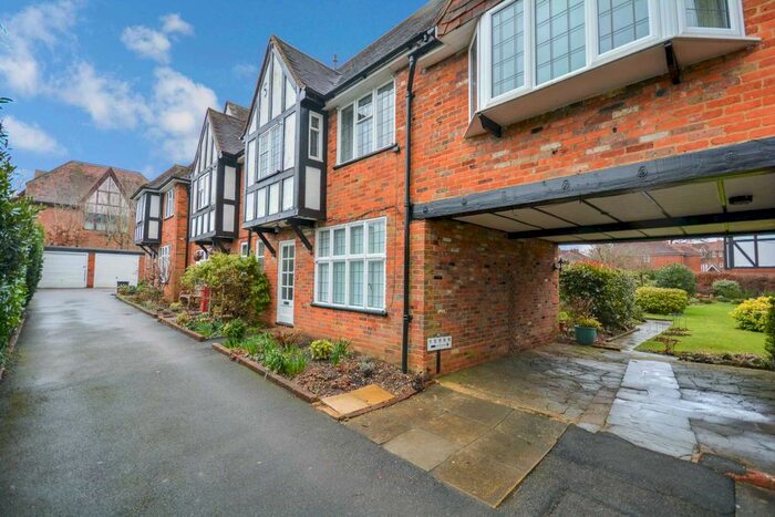 2 Bedroom Mews To Rent In Wayside Court, Amersham, HP6