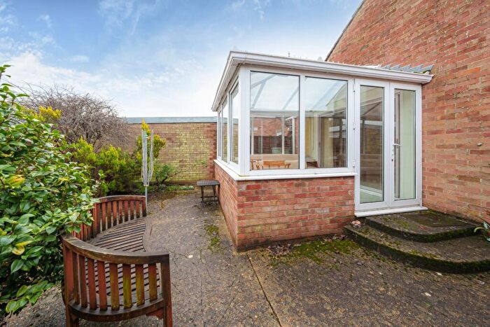 2 Bedroom Bungalow For Sale In Emerald Close, Southampton, Hampshire, SO19