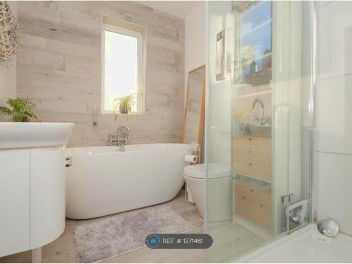 3 Bedroom Semi-Detached House To Rent In Stanfell Road, Leicester LE2