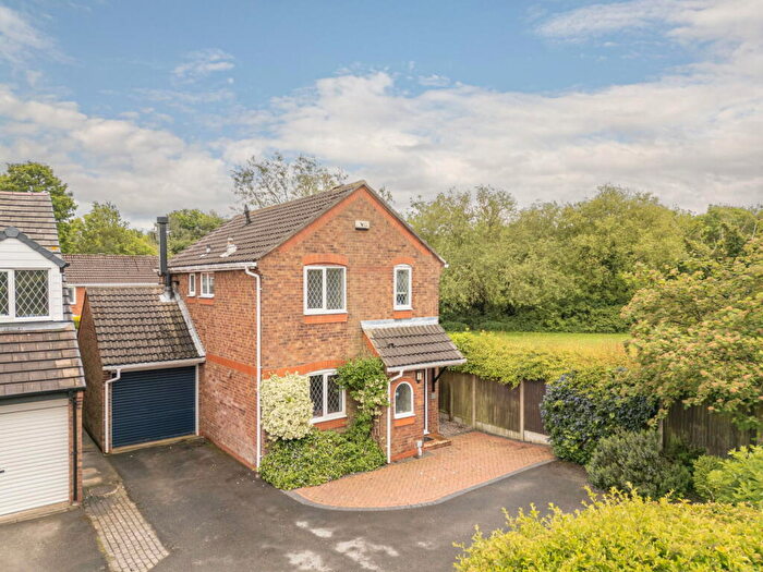 3 Bedroom Detached House For Sale In Kirkfield View, Leeds, LS15