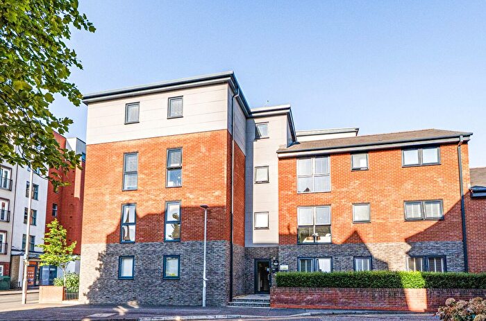 2 Bedroom Flat For Sale In Newark Street, Reading, Berkshire, RG1