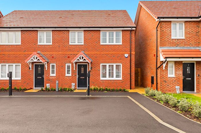 3 Bedroom Semi Detached House For Sale In Swan Mews, Warlingham, CR6